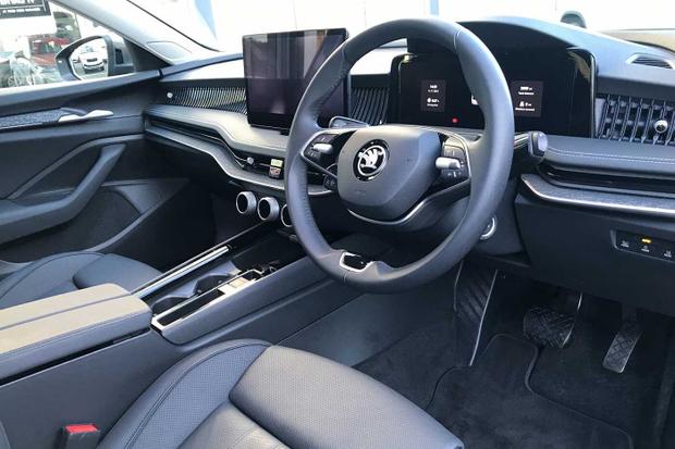 Used Skoda Superb CU24VYM 6