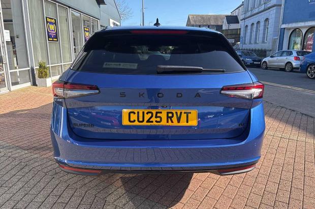 Used Skoda Superb CU25RVT 8