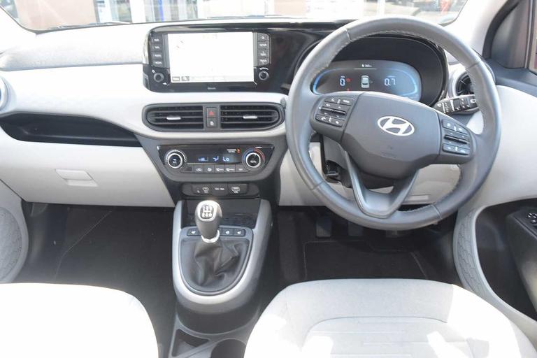 Used Hyundai i10 AU73WHP 18