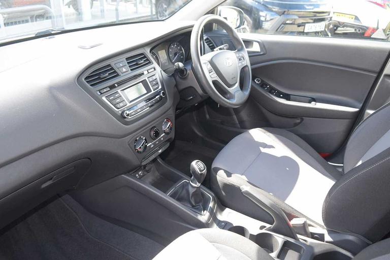Used Hyundai i20 GY17HVP 12