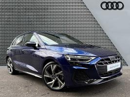 Used 2024 Audi A3 Sportback Black Edition 35 TFSI  150 PS S tronic Navarra blue, metallic
