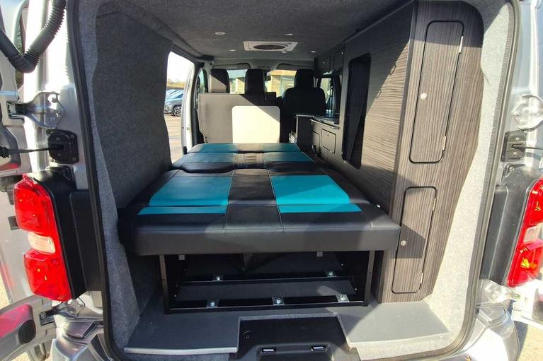 Used Vauxhall Vivaro L1 DY70BDE 16