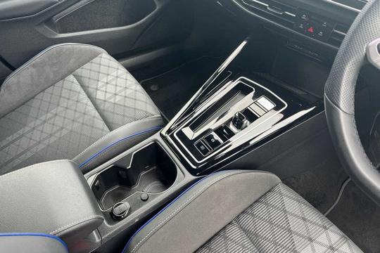 Volkswagen Golf Photo modix-a4dc63d1167ae2ba5ae5487d59c459db26af58aa.jpg