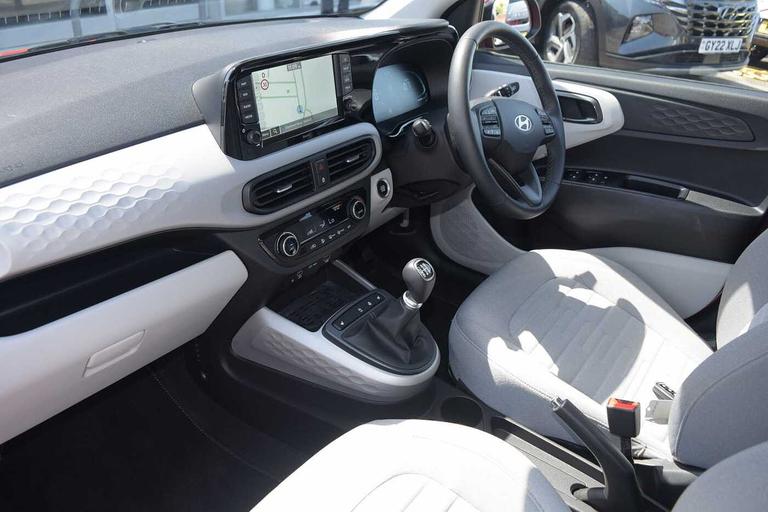 Used Hyundai i10 AU73WHP 13