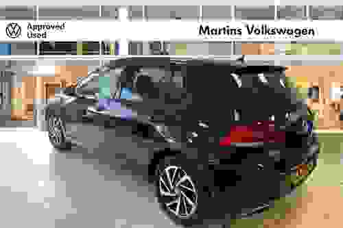 Volkswagen Golf Hatchback Photo modix-a56b65b5c5c31bdc99b43351289c222ff17f58ef.jpg