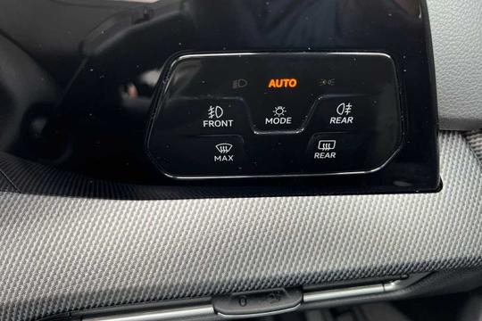 Volkswagen Golf Photo modix-a5b6bca850c8c99a2a40ba0c0c1823eeb7bc4df5.jpg