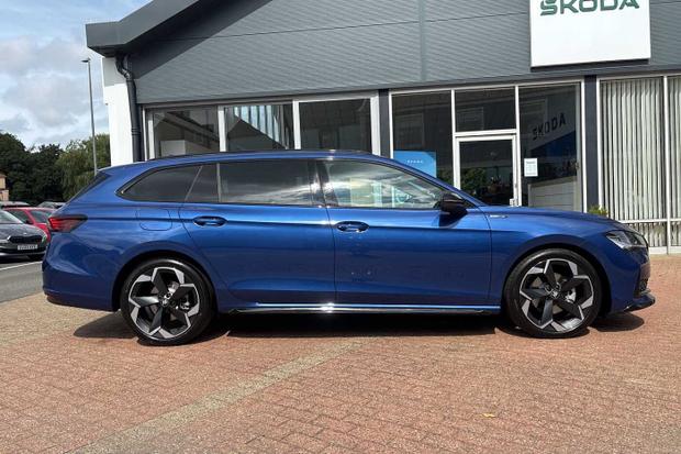 Used Skoda Superb Estate CU26OBR 4