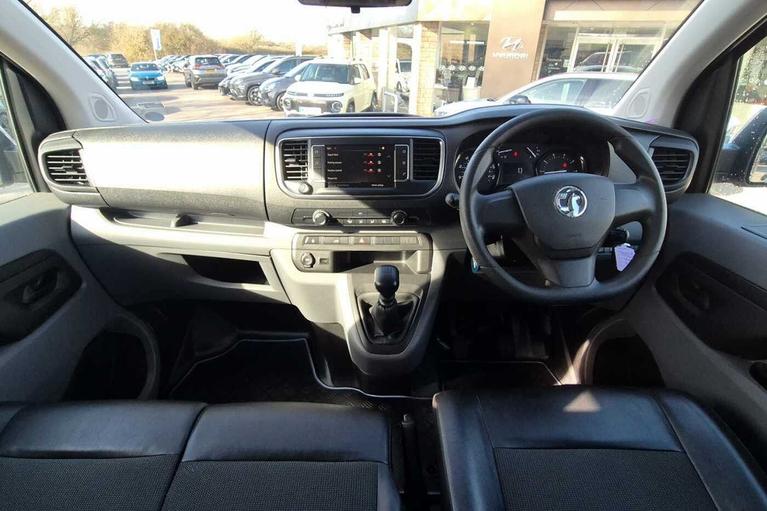 Used Vauxhall Vivaro L1 DY70BDE 4