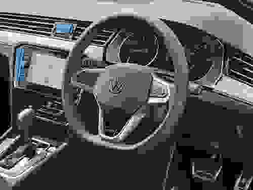 Volkswagen Passat Photo modix-a8626c16733efd86194726498b81e2cc07d10230.jpg