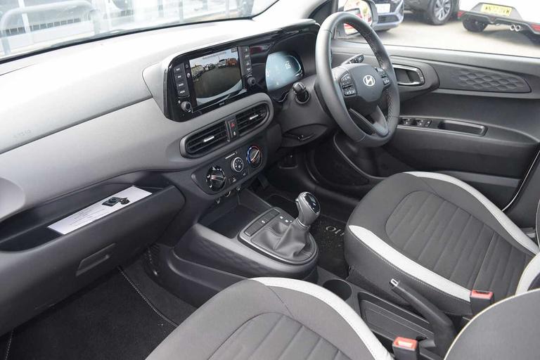 Used Hyundai i10 GY26HVF 13