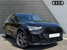 Used 2025 Audi Q3 Black Edition 35 TFSI  150 PS S tronic Mythos black, metallic