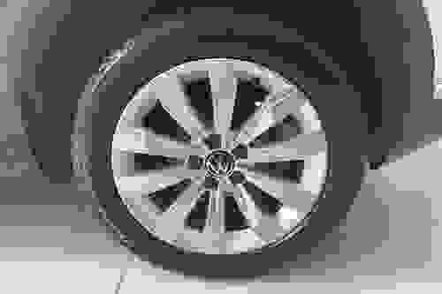 Volkswagen T-ROC Photo modix-a8f7cba56ea53f383c139c95edc29077f4fa0bb4.jpg