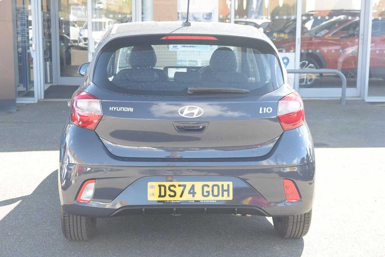 Used Hyundai i10 DS74GOH 8