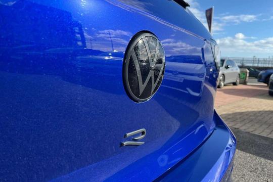 Volkswagen Golf Photo modix-ac4fc9acfcfbc1cbf974e25e458e5af340509196.jpg