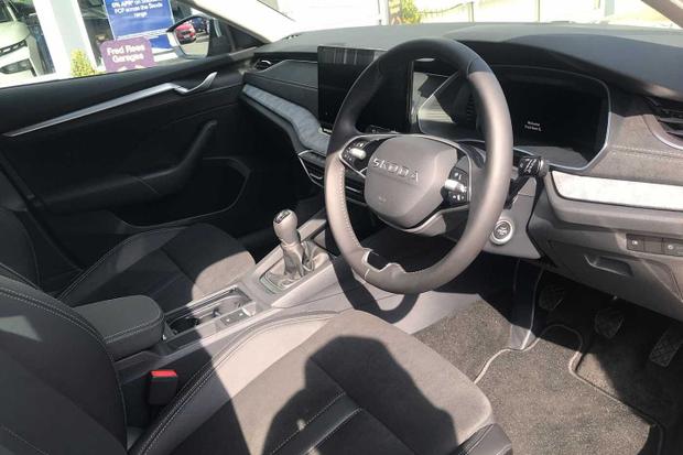 Used Skoda Octavia CV25WPJ 6