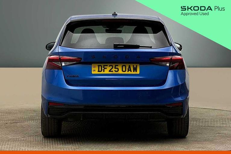 Used Skoda Fabia DF25OAW 8
