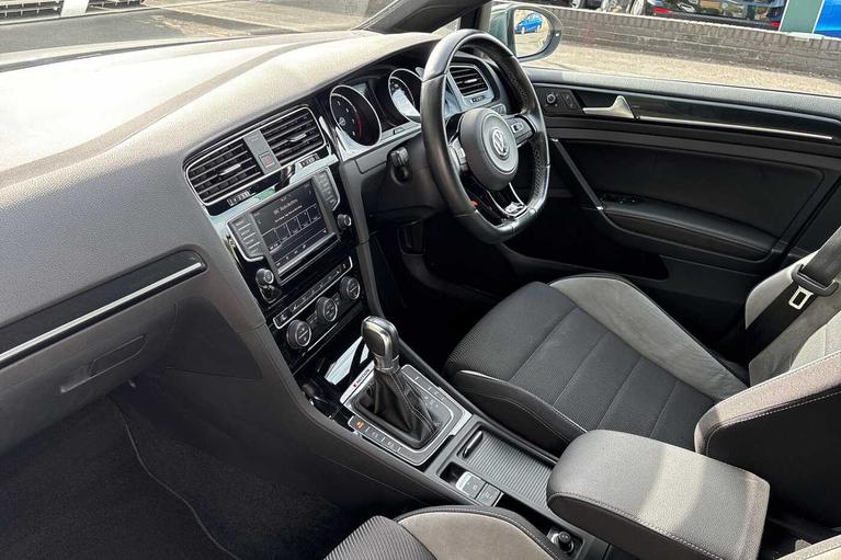 Used Volkswagen Golf DA66WMW 2