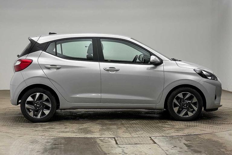Used Hyundai i10 ET25URN 3