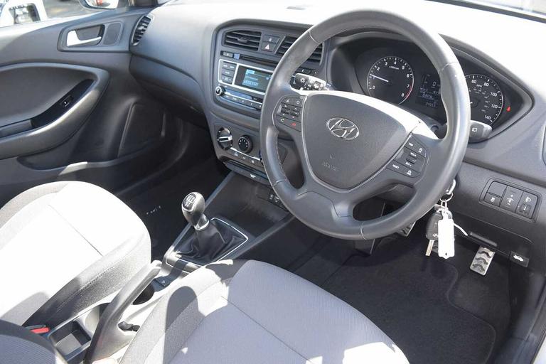 Used Hyundai i20 GY17HVP 16
