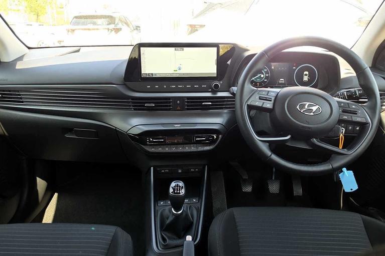 Used Hyundai i20 LX23ZWC 4