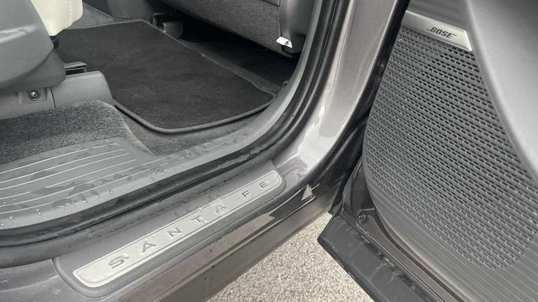 Used Hyundai SANTA FE WP25XRV 17