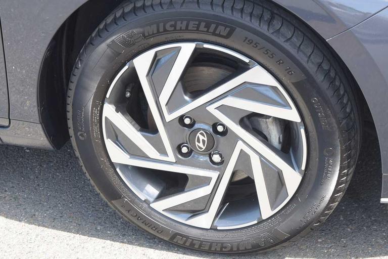 Used Hyundai i20 EK25UXN 5