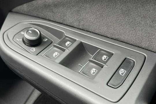Volkswagen Golf Photo modix-b82023e202bb1798922aca796c5cc4eca662020d.jpg