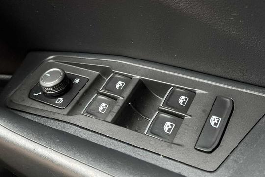 Volkswagen T-roc Photo modix-b87098fba5f9c9f3c79be1454aa04b6c56f5d4d3.jpg