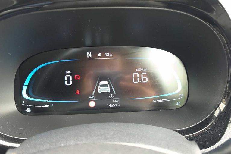 Used Hyundai i10 DY25UGF 12