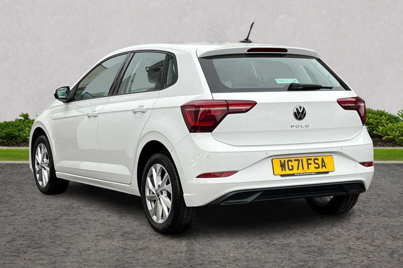 Vw polo pure online white