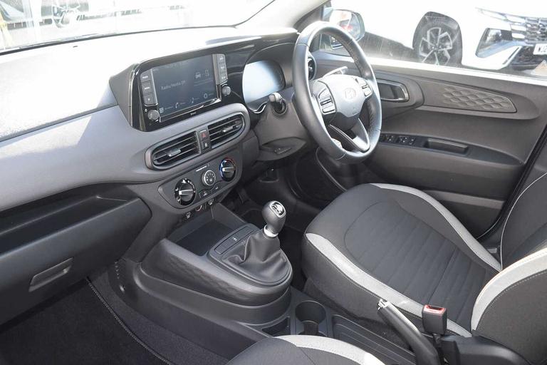 Used Hyundai i10 YB24AOL 12