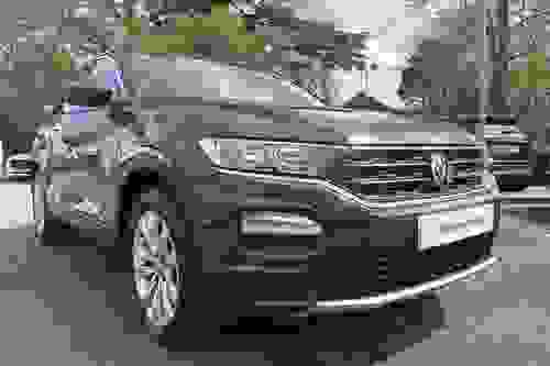 Volkswagen T-ROC Photo modix-bdb6fc31bb491edd1d3e60a625758dfad94eaed1.jpg