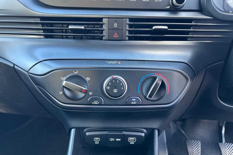Used Hyundai i20 WR75UNV 15