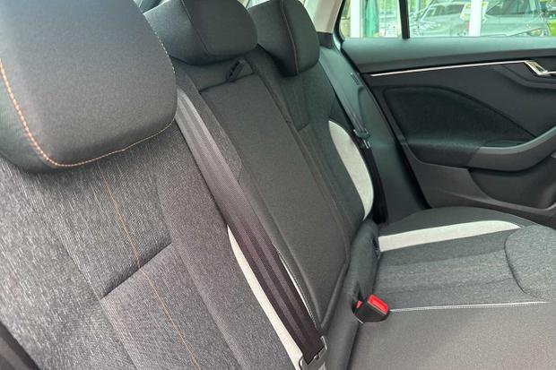 Used Skoda Kamiq CV26OPN 10