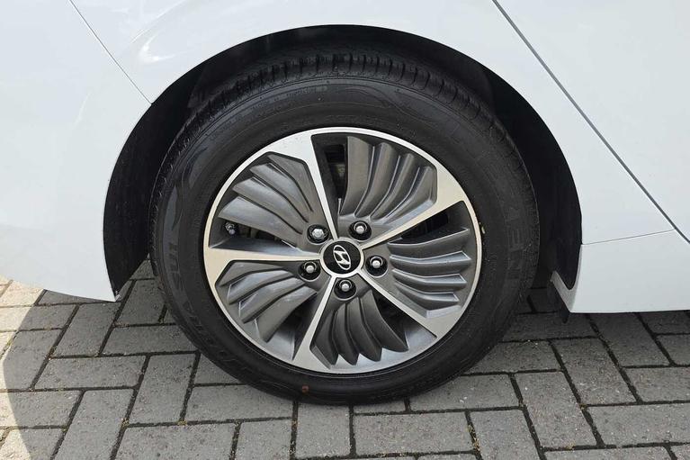 Used Hyundai IONIQ WM72ZYY 9