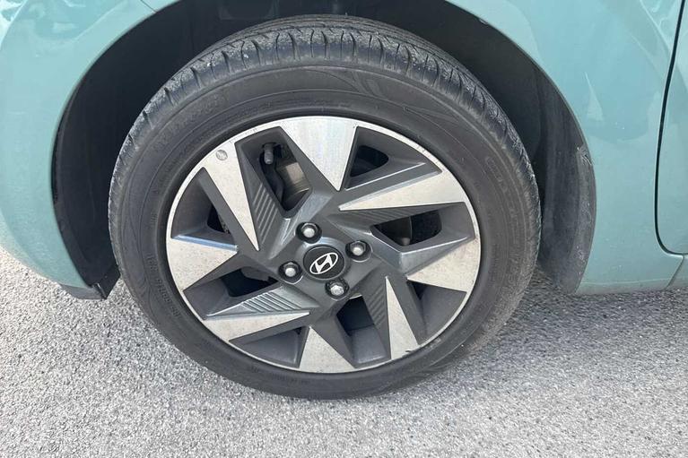 Used Hyundai i10 WP74MYA 16