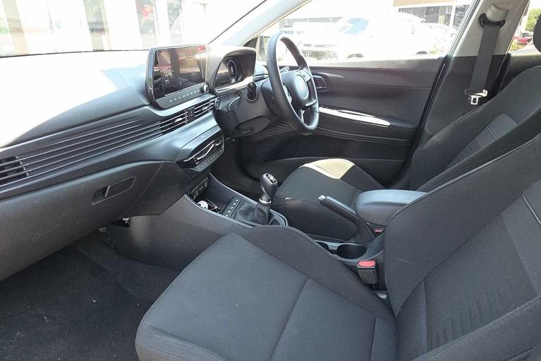 Used Hyundai BAYON WM75TVX 2