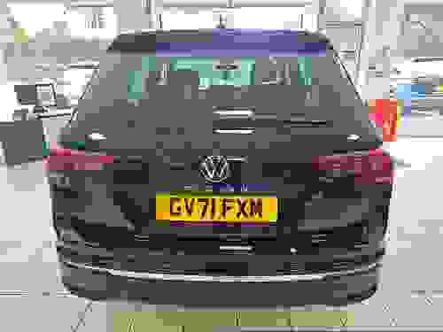 Volkswagen Tiguan Photo modix-cacf7e130a78c9e70e26dc019cdf28c7881eff7e.jpg