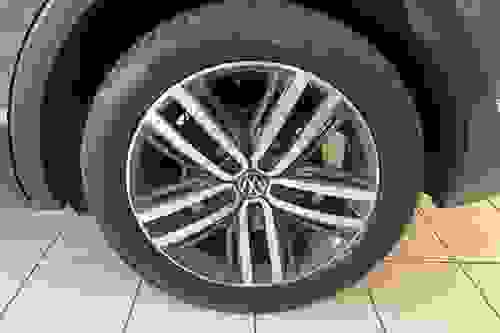 Volkswagen Tiguan Photo modix-cead58db4c345fda065170a73f7957920d8d9b72.jpg