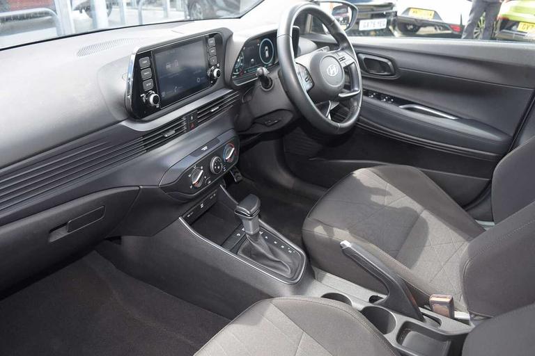 Used Hyundai BAYON EJ23SUH 13