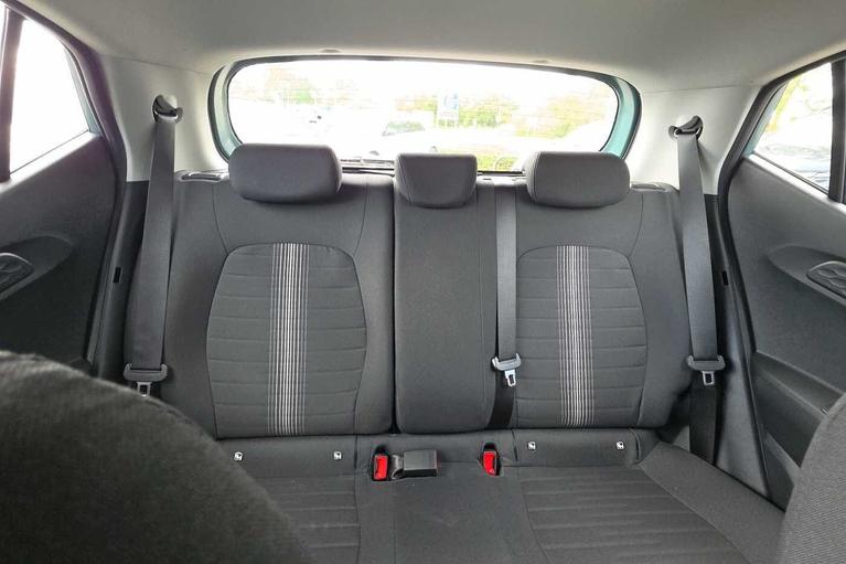 Used Hyundai i10 CV22OPO 8