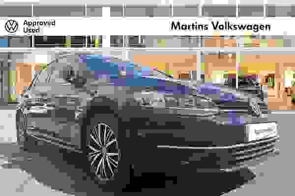 Used 2017 Volkswagen Golf MK7 Facelift 1.4 TSI SE Nav 125PS 5dr Deep black at Martins Group