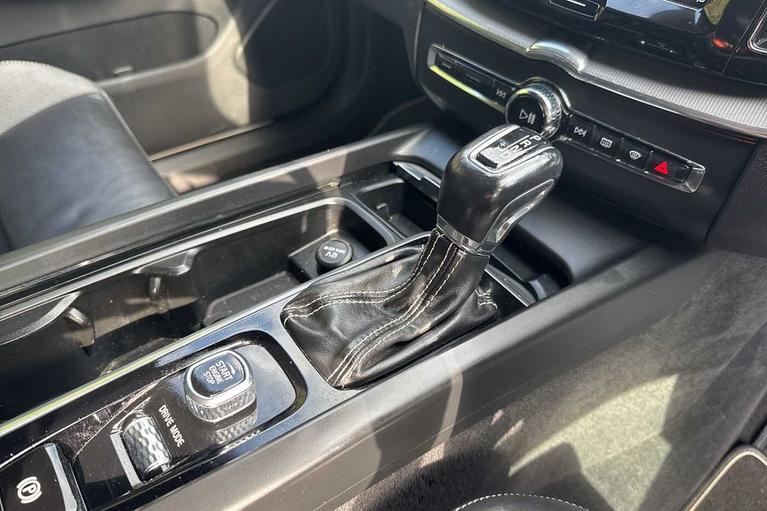 Used Volvo Xc60 RO20KWF 8