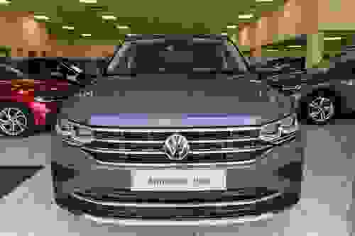 Volkswagen Tiguan Photo modix-d60c6aa6dd8f66dd3b893f3026dd87f4527c4fc5.jpg