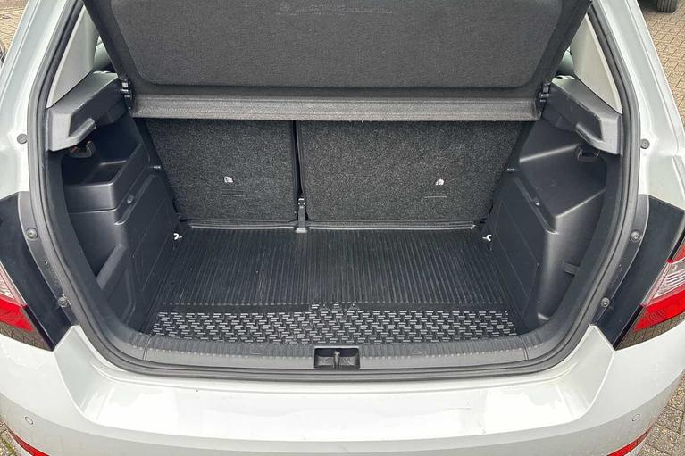 Used Skoda Fabia VU20HYF 5