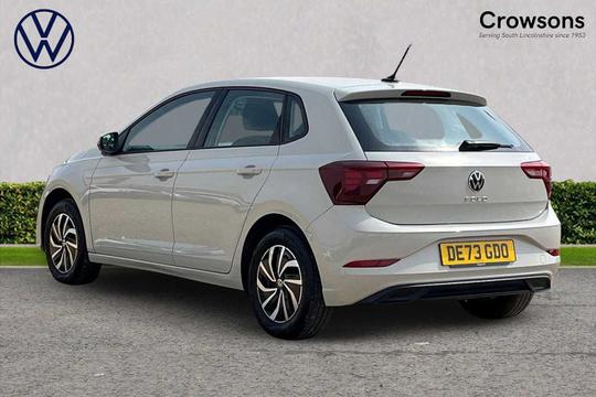 Volkswagen Polo Photo modix-d929788114621cd896cd9f9ef2a3abb4aacc5b6e.jpg
