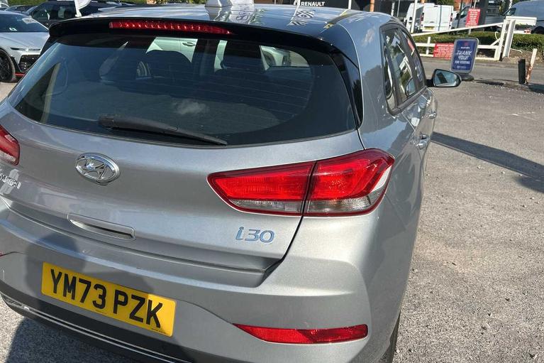 Used Hyundai i30 YM73PZK 18