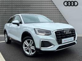 Used 2023 Audi Q2 Sport 35 TFSI  150 PS S tronic Glacier White Metallic
