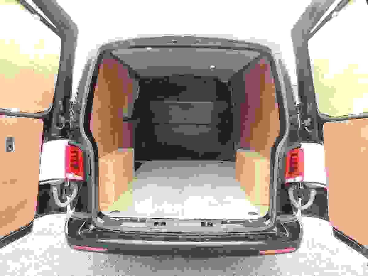 Volkswagen Transporter Photo modix-dd3b6cd077a6bfea17091cfba0f85abe25484724.jpg
