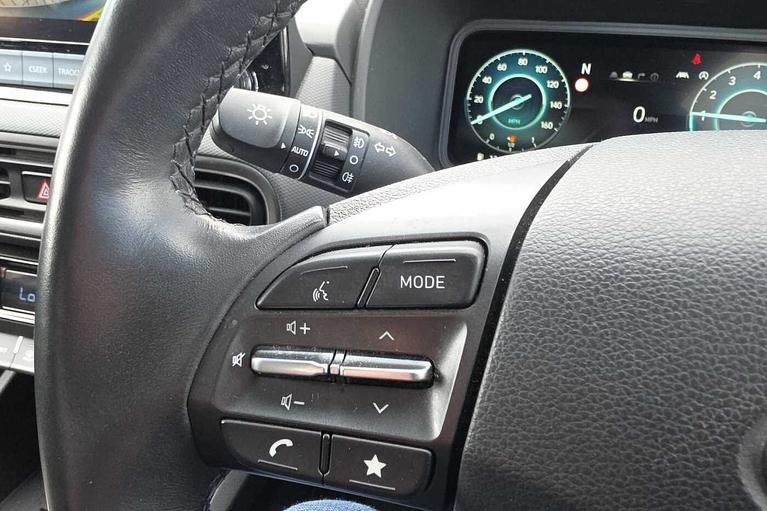 Used Hyundai KONA CU22XZF 17